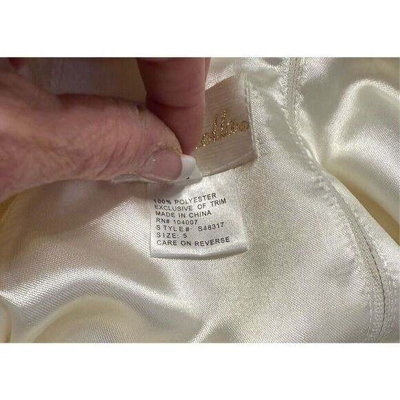 Cinderella Girls Sz. 5 Ivory 3D Roses Party/Wedding/Easter Dress - Picture 11 of 11